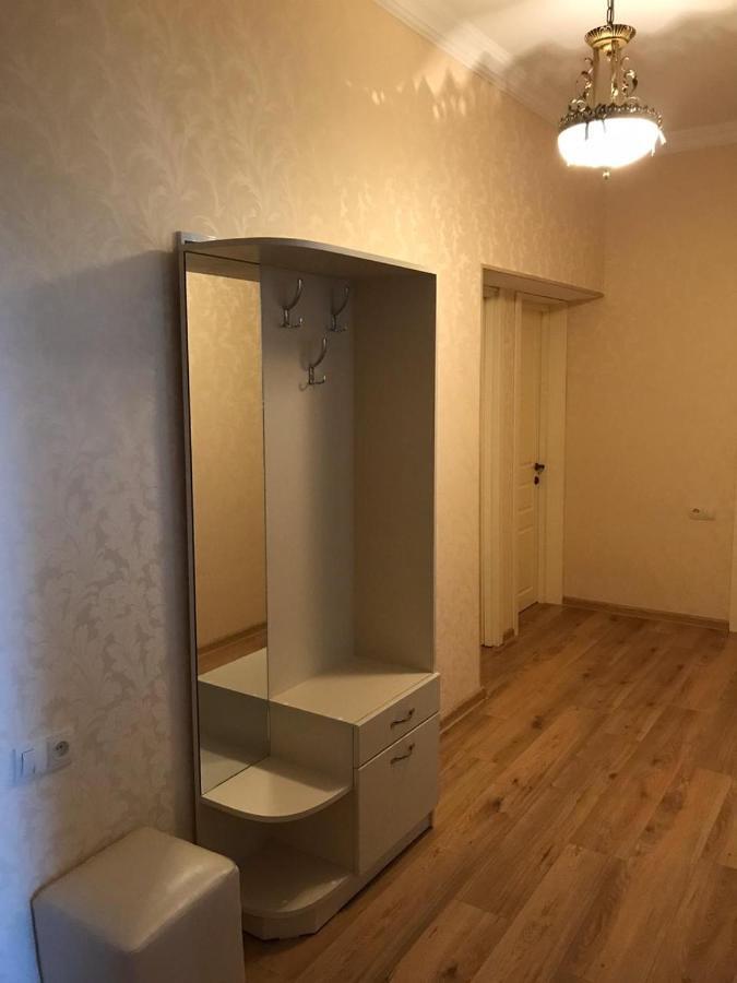 Rustaveli Apartment City Centre Tbilisi Buitenkant foto