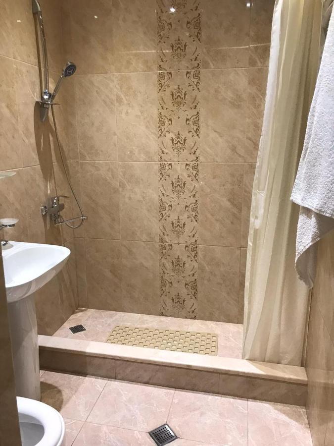 Rustaveli Apartment City Centre Tbilisi Buitenkant foto