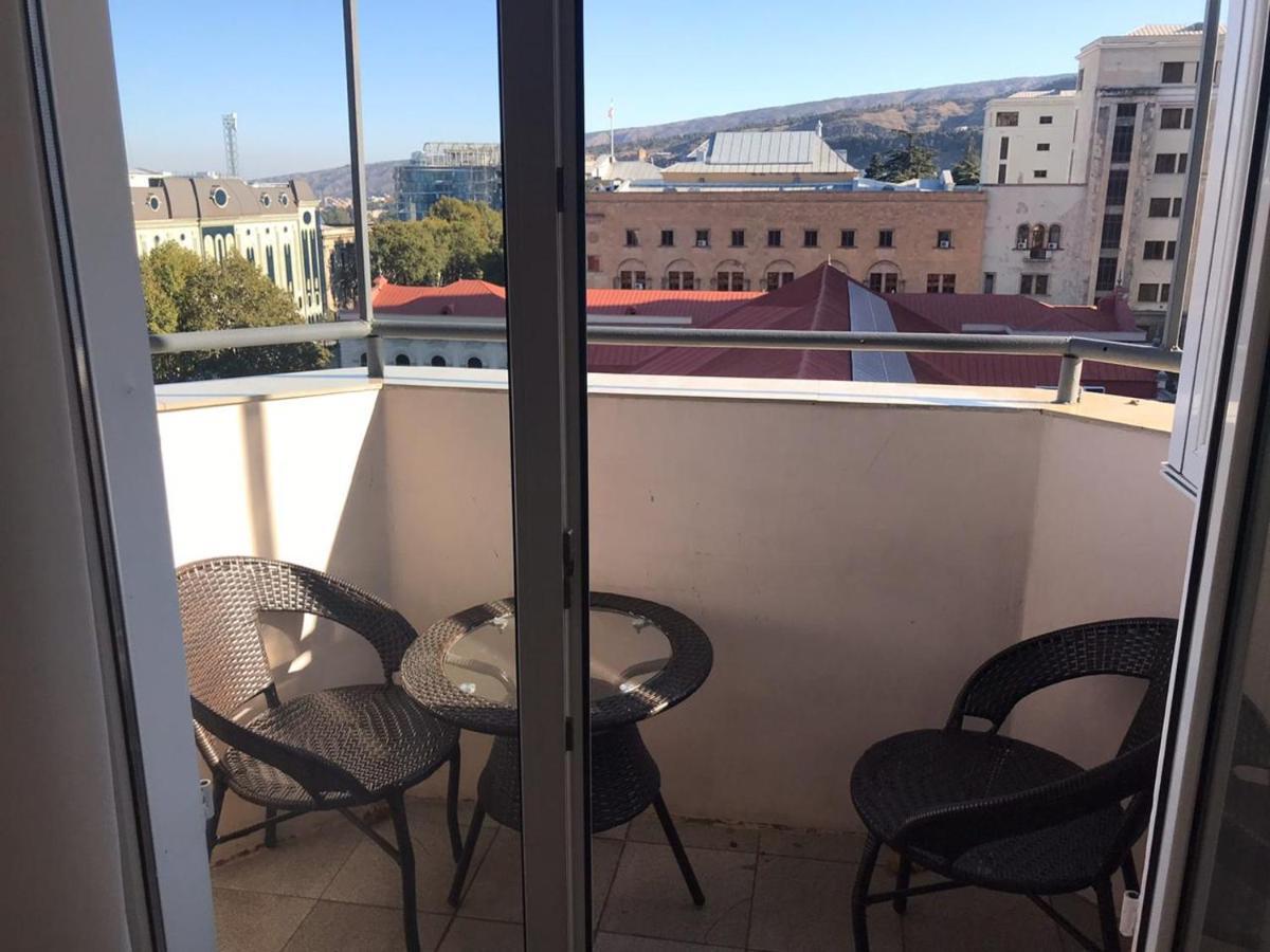 Rustaveli Apartment City Centre Tbilisi Buitenkant foto