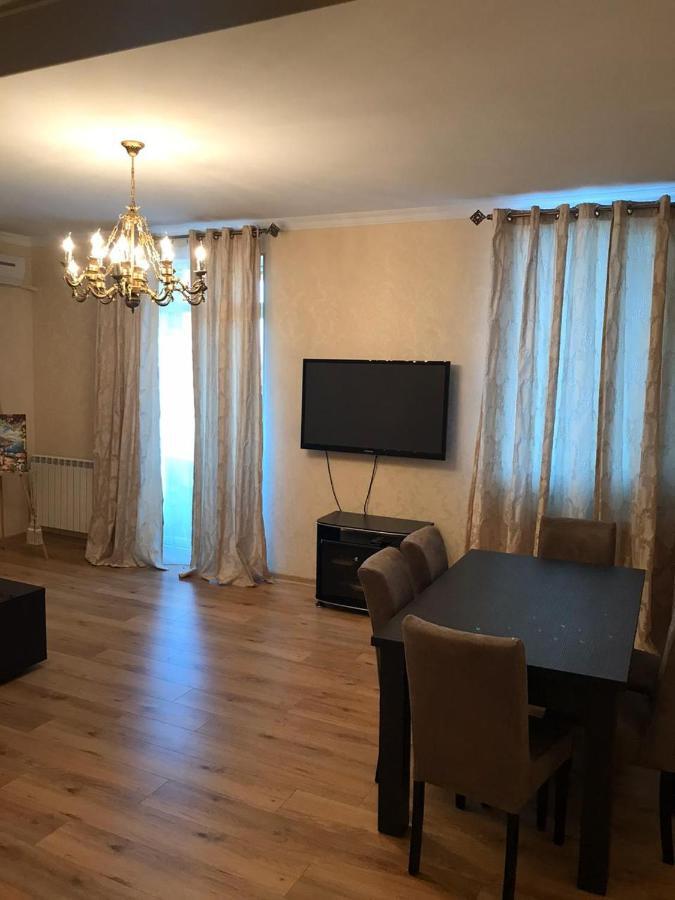 Rustaveli Apartment City Centre Tbilisi Buitenkant foto