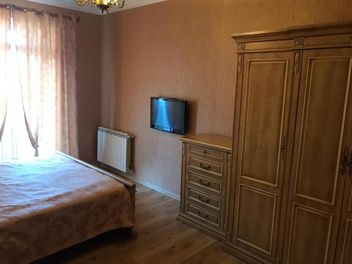 Rustaveli Apartment City Centre Tbilisi Buitenkant foto