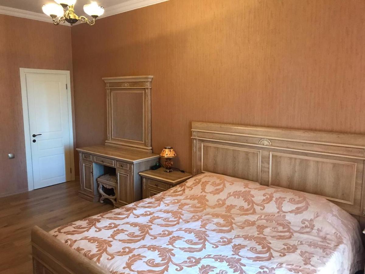 Rustaveli Apartment City Centre Tbilisi Buitenkant foto